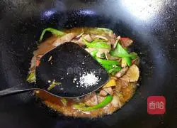 Illustration of how to stir-fry pork liver with green pepper 7