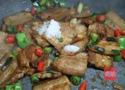 Illustration of how to make special stir-fried pork 9