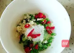 Illustration of how to make cold shredded chicken breast 4