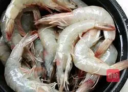 Illustration of how to make spicy saliva shrimp 1