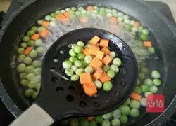 Illustration of how to make pea and beef cubes 5