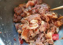 Illustration of how to make Sichuan spicy rice steamed pork 8