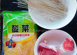 Illustration of how to make pickled pork noodles with soy sauce 1