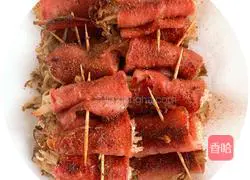 Illustration of how to make bacon enoki mushroom rolls 3