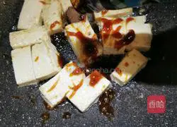  Illustration of how to cook small yellow croaker with tofu 10