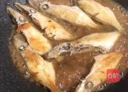 Cantonese style - braised braised fish with soybean sauce, illustration 5