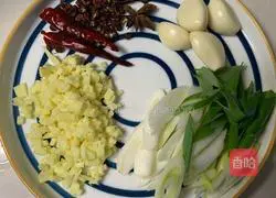 Illustration of how to make diced chicken in sauce 5