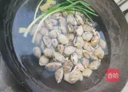 Illustration of how to make spicy fried clams 2