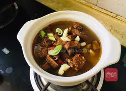 Illustration of how to make braised beef brisket and stewed winter melon in a casserole 6
