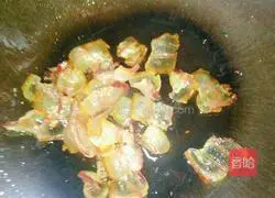 Illustration of how to make fresh cured chicken 3