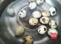 Illustration of how to cook pork with quail eggs 1