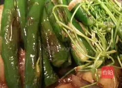 Illustration of how to make pepper and potato pickles 7