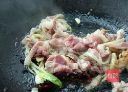 Illustration of how to make pickled vegetable noodles 5