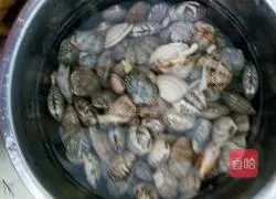 Illustration of Stir-fried Huajia Recipes 1