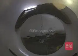 Illustration of how to stir-fry loofah with meat 11