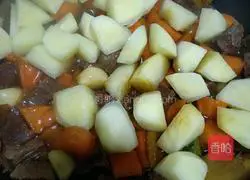 Illustration of Beef Stewed with Potatoes 9