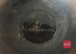 Illustration of how to stir-fry fungus with garlic moss 3