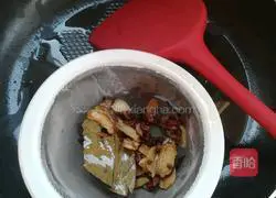 Illustration of how to make noodles with sauce 4