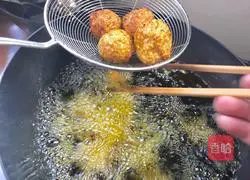 Illustration of how to make fried white radish balls 11