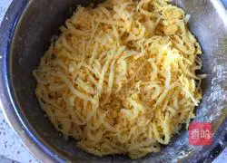 Illustration of how to make steamed cornmeal shredded radish 8