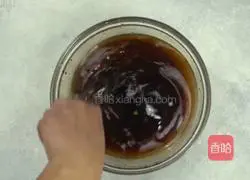 Illustration of how to make Korean barbecue-flavored Chilean salmon cubes 1