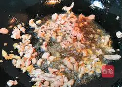 Illustration of how to make tiger skin pepper minced meat 8