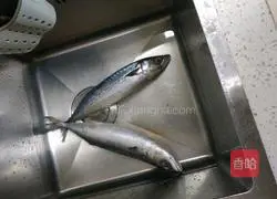 Classic Illustration of how to make homemade mackerel with garlic sauce 1