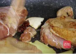 Illustration of how to make oil-consuming chicken legs 3