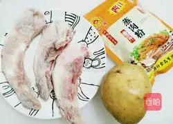 Illustration of how to make crispy bone potatoes steamed with rice flour 1