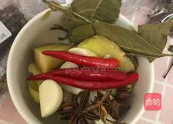 Illustration of how to make braised pork trotters in rice cooker 2