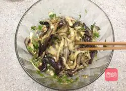 Illustration of how to make garlic-flavored hand-shred eggplant 4