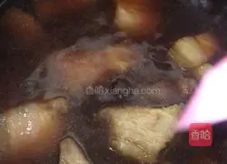 Illustration of braised pork with wild onions 8