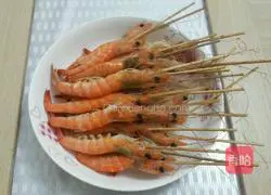 Illustration of how to make salt-baked shrimp 8