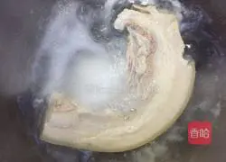 Illustration of how to make pork with pickles and vegetables 3