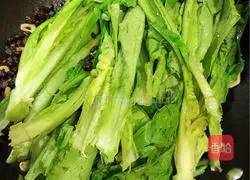 Illustration of how to make crispy fish and wheat vegetables with black bean sauce 5