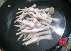 Illustration of how to make chicken feet in sauce 2
