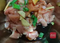 Illustration of how to make cumin chicken breast cubes 2