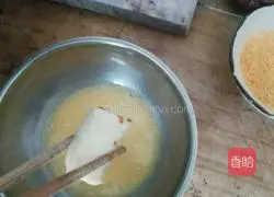 Illustration of how to make small sausages wrapped in puff pastry 7