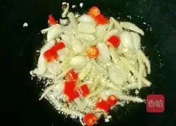 Illustration of braised chicken wing tips 9