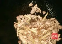 Illustration of how to make fried meat with garlic sprouts 2