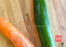 Illustration of how to make saliva chicken legs 4