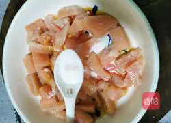 Lazy Man's Reduced Fat Chicken Breast Pizza Recipe Illustration 5