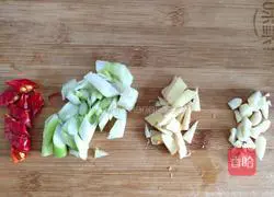 Illustration of how to make stir-fried pork with cabbage that goes well with rice 2