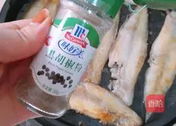 Illustration of how to make Pan-fried Longli Fish 4