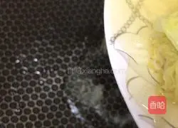 Illustration of how to make meatballs wrapped in vegetables 11 