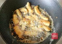 Illustration of how to make fried crispy pork 6