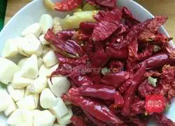 Illustration of how to make spicy chicken 4