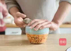 Illustration of how to make spicy fish head with chopped pepper 4