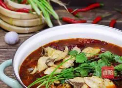 Illustration of how to make spicy boiled fish 18