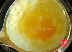 Illustration of how to make egg-stuffed meat 6